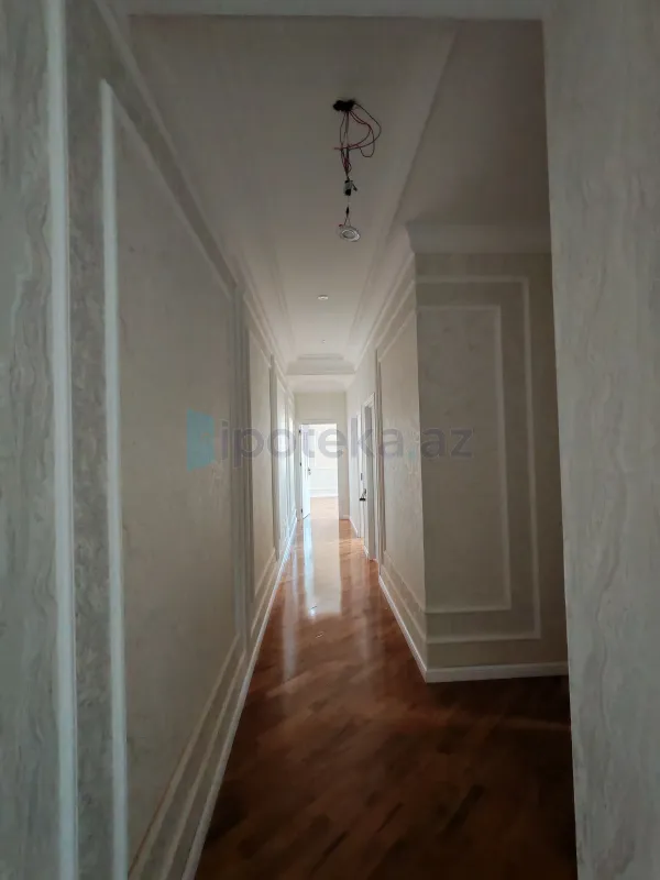 Satılır 3 otaqlı yeni tikili 110 m²