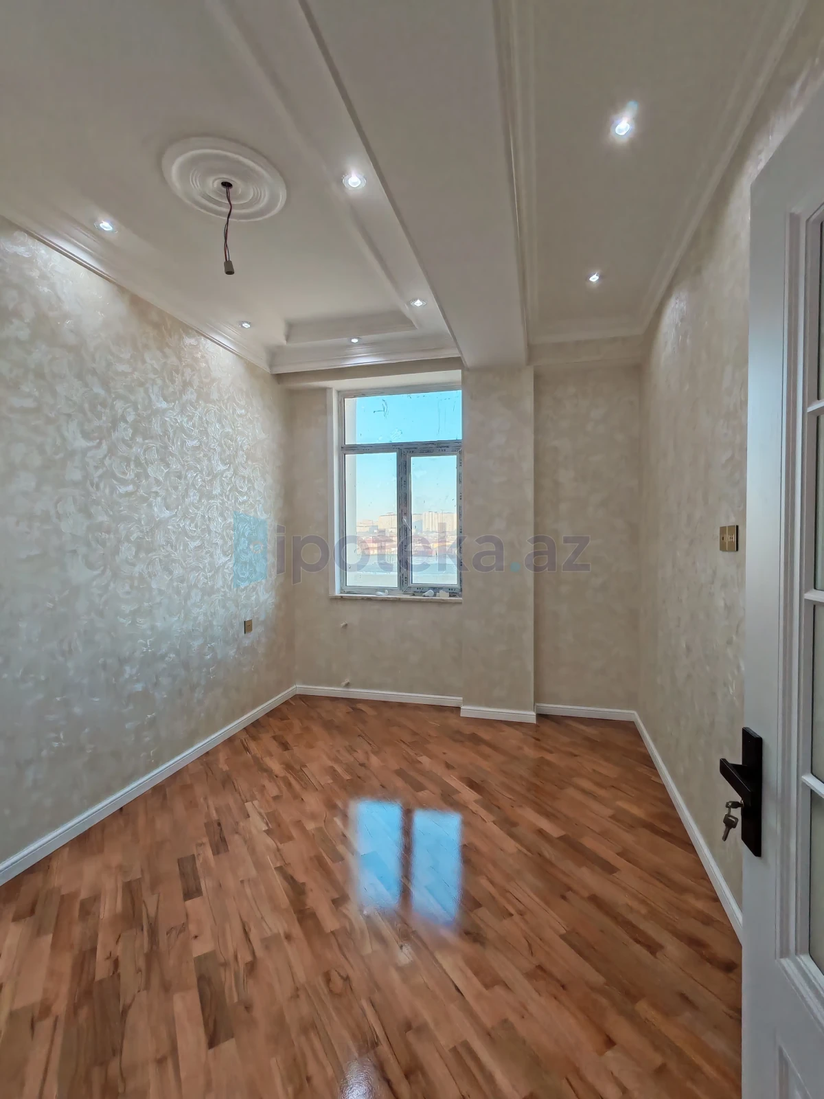 Satılır 3 otaqlı yeni tikili 110 m²