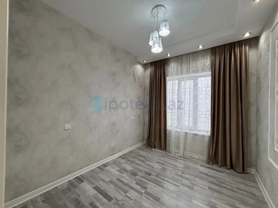 Satılır 4 otaqlı mənzil 150 m²