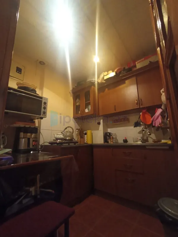 Satılır 2 otaqlı köhnə tikili 50 m²
