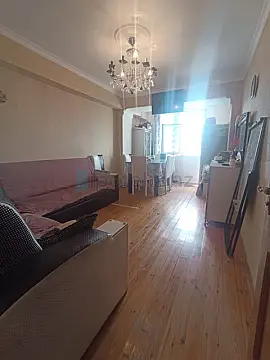 Satılır 2 otaqlı köhnə tikili 50 m²