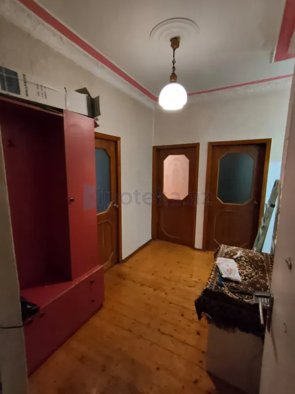 Satılır 3 otaqlı köhnə tikili 70 m²