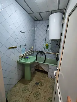 Satılır 3 otaqlı köhnə tikili 70 m²