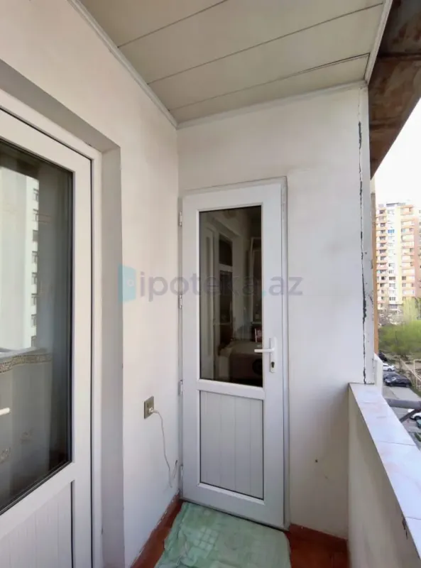Satılır 4 otaqlı köhnə tikili 110 m²