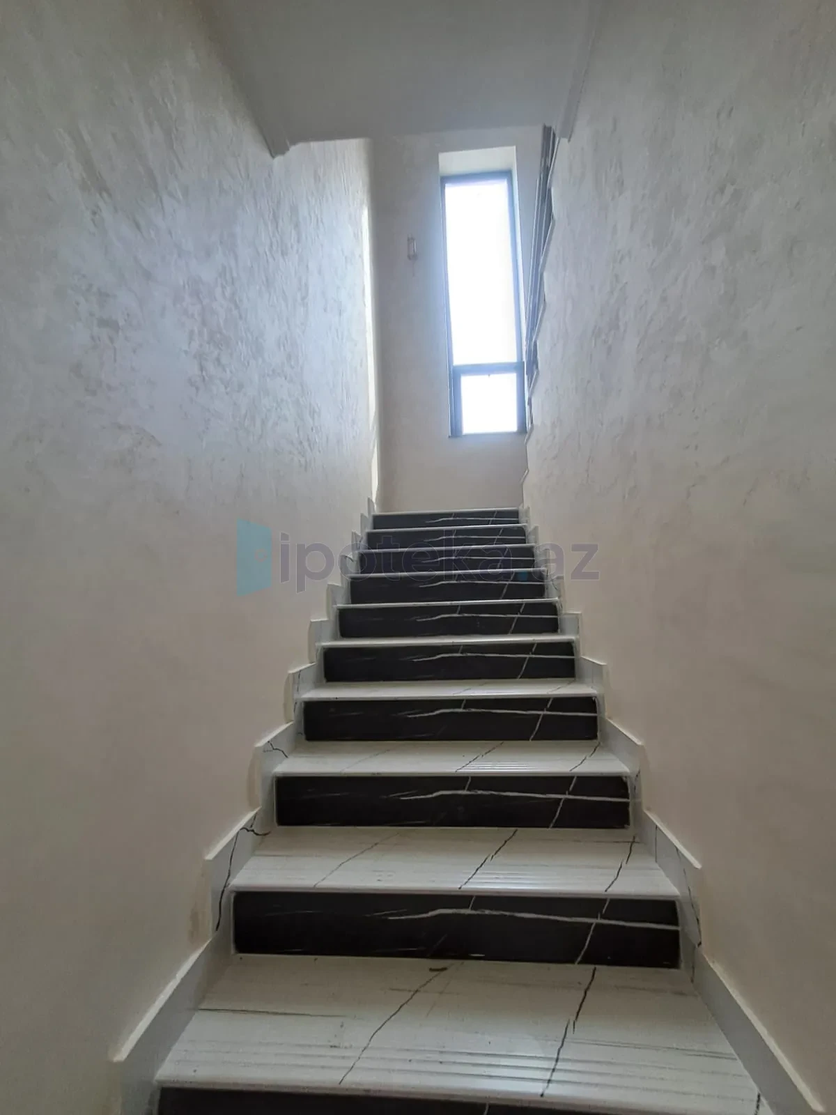 Satılır 5 otaqlı həyət evi 152 m²