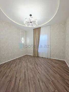 Satılır 5 otaqlı mənzil 240 m²