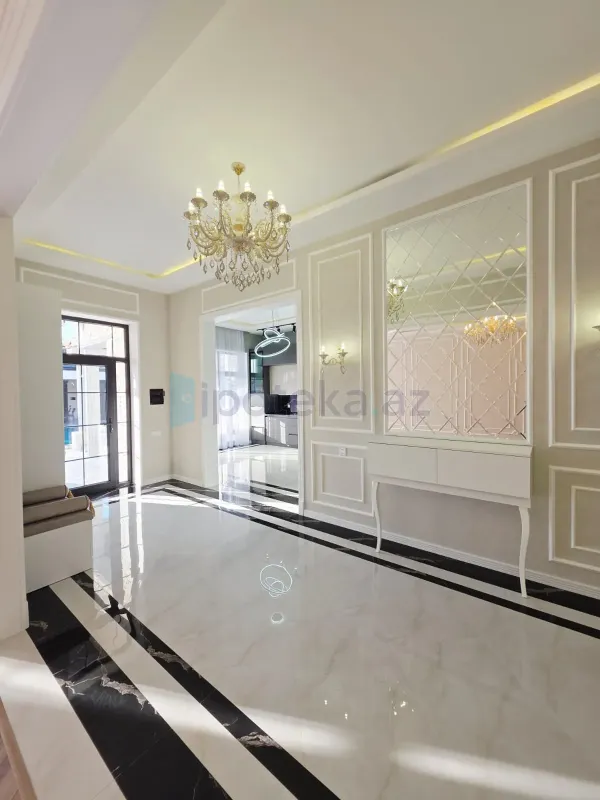Satılır 5 otaqlı mənzil 240 m²