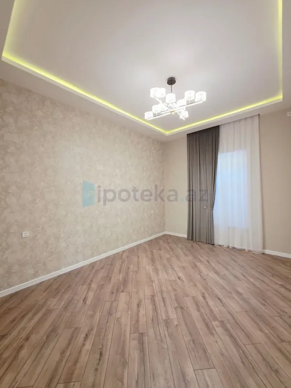 Satılır 5 otaqlı mənzil 240 m²