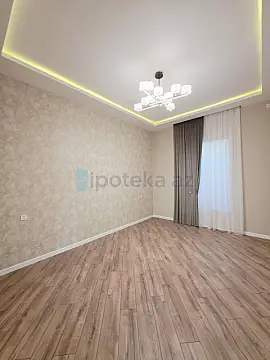 Satılır 5 otaqlı mənzil 240 m²