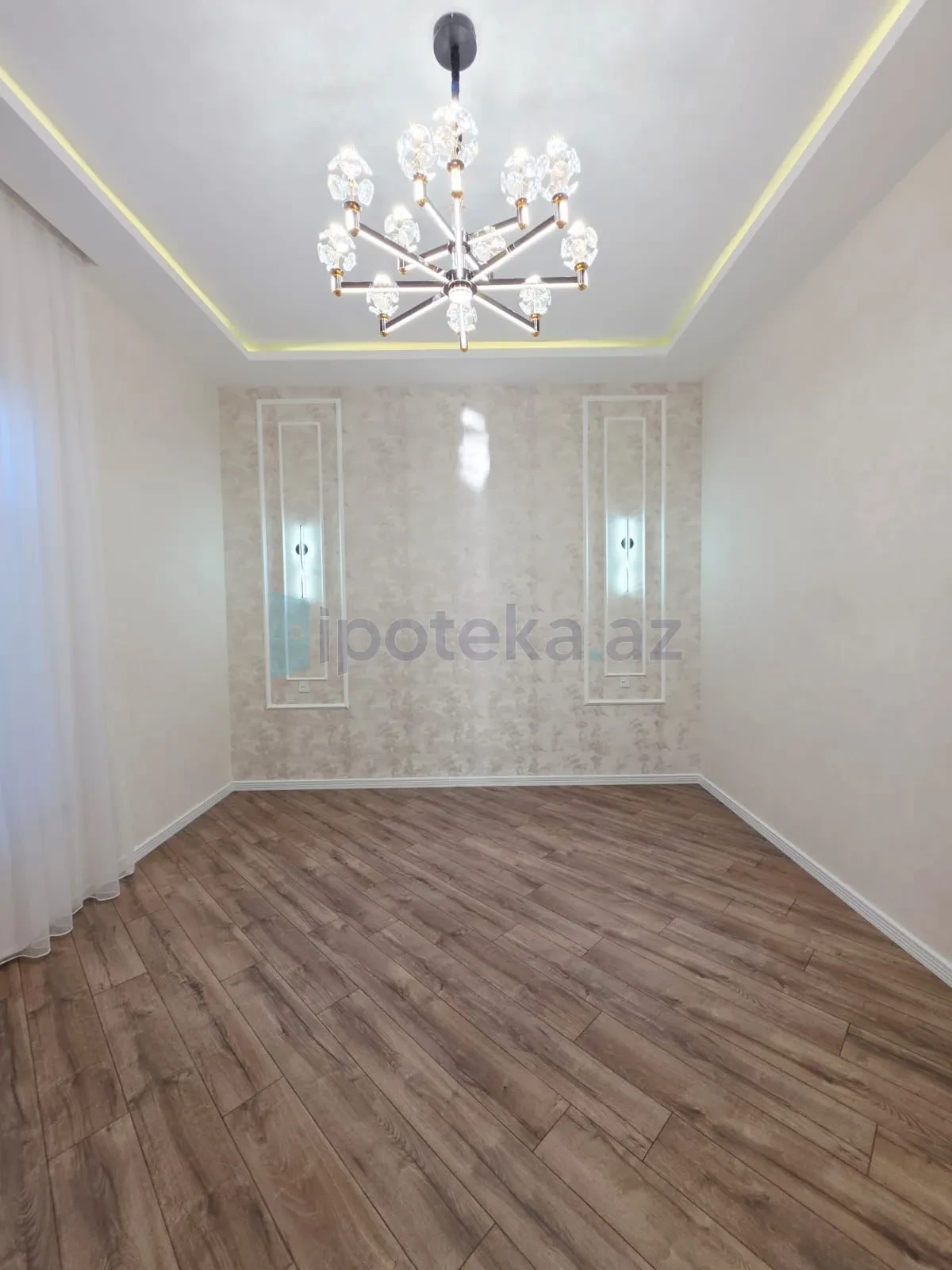 Satılır 5 otaqlı mənzil 240 m²