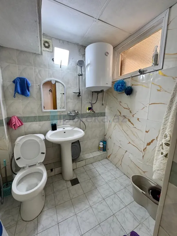 Satılır 2 otaqlı köhnə tikili 60 m²