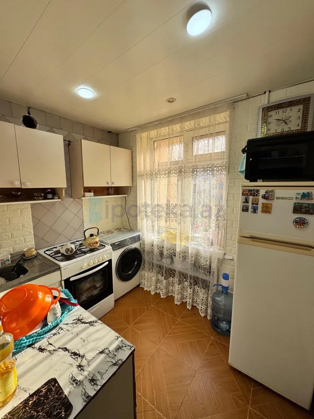 Satılır 2 otaqlı köhnə tikili 60 m²