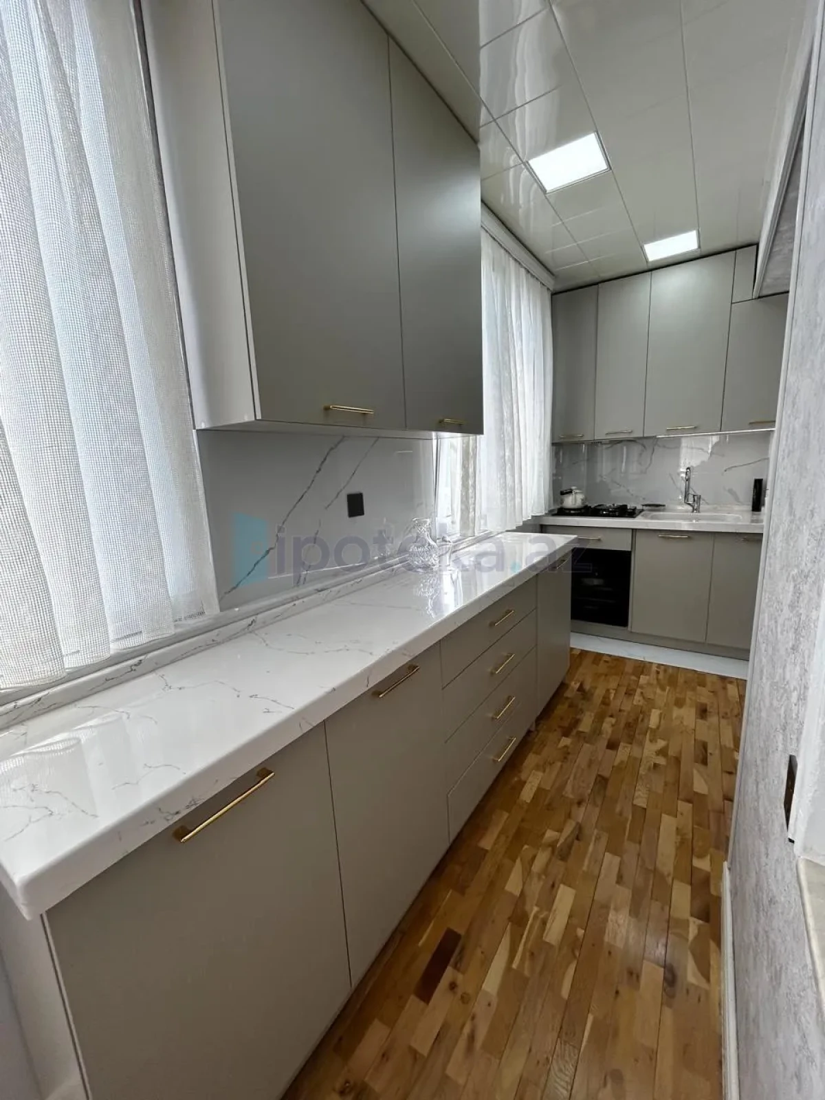 Satılır 3 otaqlı köhnə tikili 75 m²