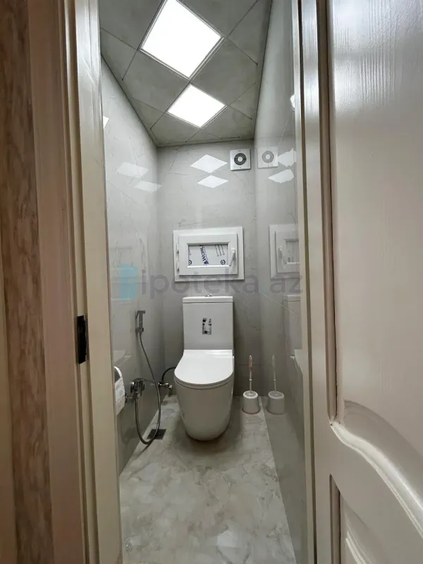 Satılır 3 otaqlı köhnə tikili 75 m²