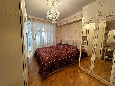 Satılır 3 otaqlı köhnə tikili 75 m²