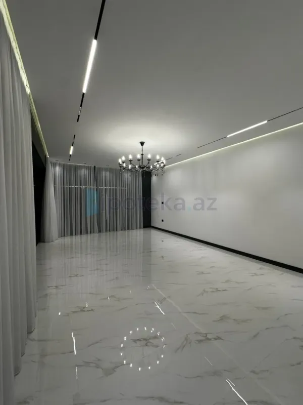 Satılır 5 otaqlı mənzil 250 m²
