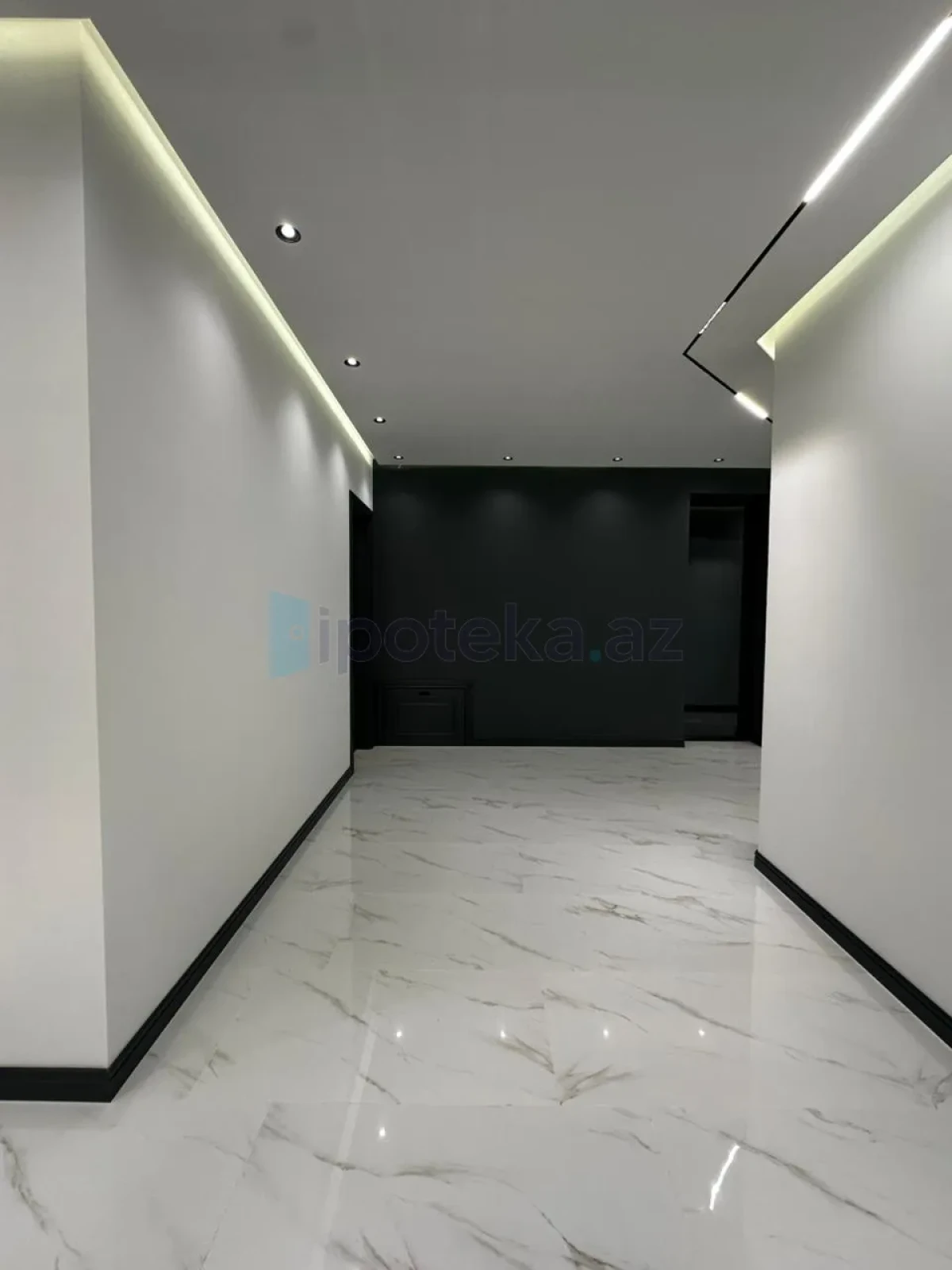 Satılır 5 otaqlı mənzil 250 m²