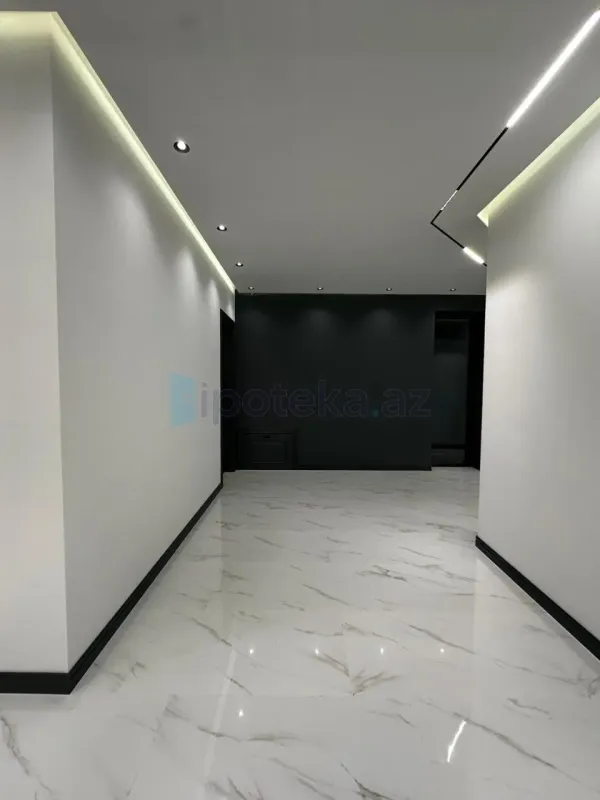 Satılır 5 otaqlı mənzil 250 m²