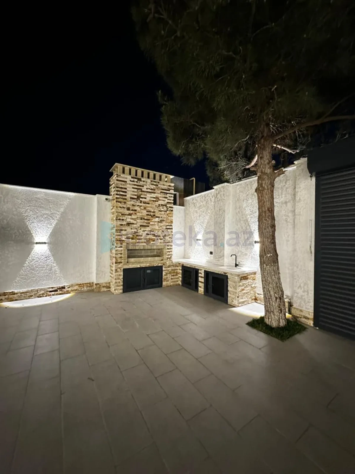 Satılır 5 otaqlı mənzil 250 m²