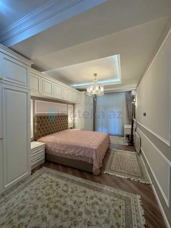 Satılır 4 otaqlı yeni tikili 200 m²