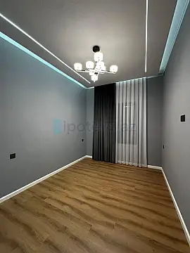 Satılır 4 otaqlı mənzil 150 m²