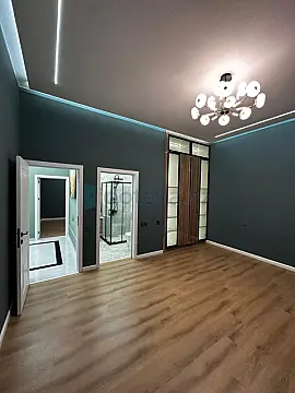 Satılır 4 otaqlı mənzil 150 m²