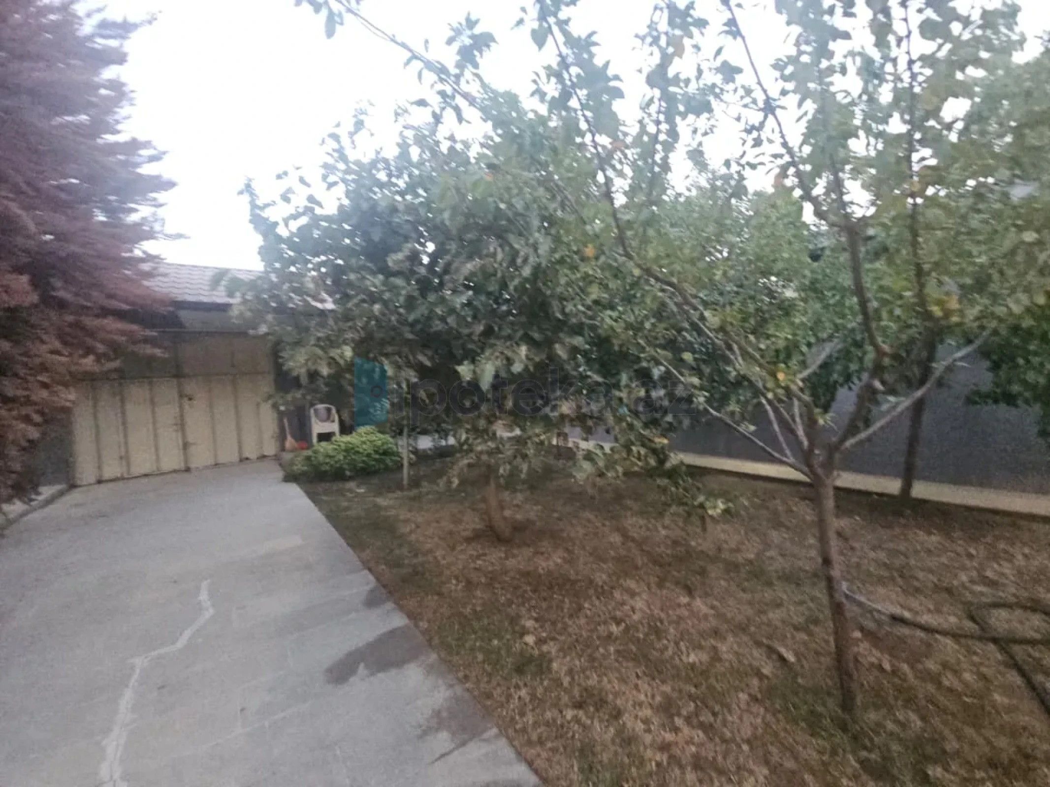 Satılır 4 otaqlı mənzil 200 m²