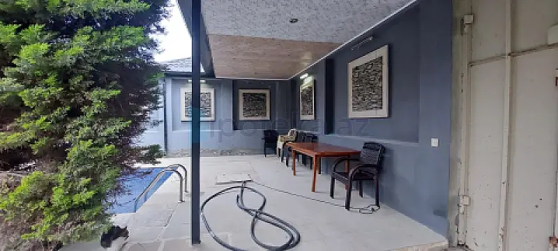 Satılır 4 otaqlı mənzil 200 m²