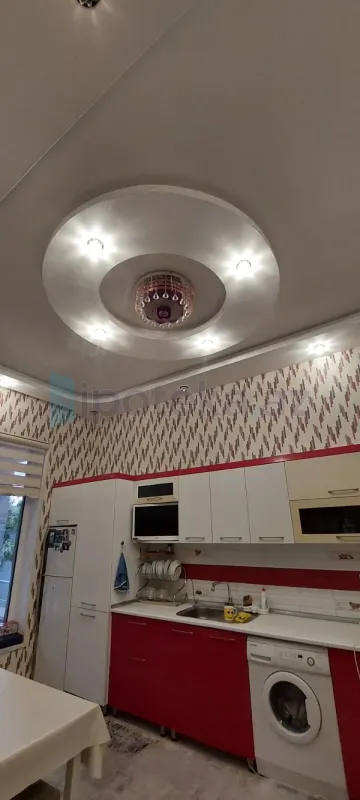 Satılır 4 otaqlı mənzil 200 m²