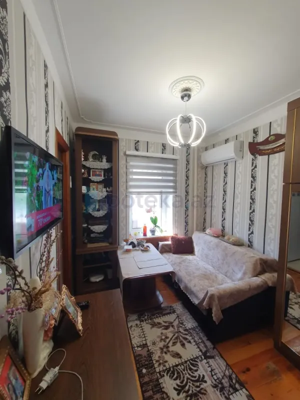 Satılır 2 otaqlı köhnə tikili 49 m²