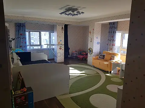 Satılır 5 otaqlı yeni tikili 250 m²