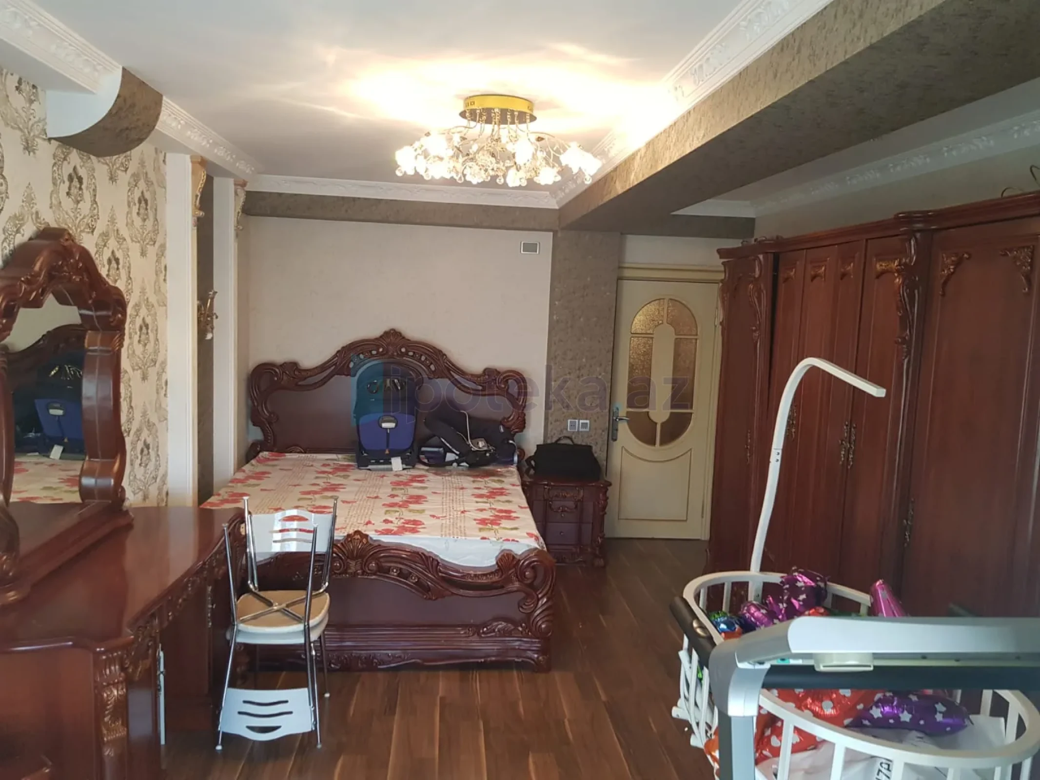 Satılır 5 otaqlı yeni tikili 250 m²