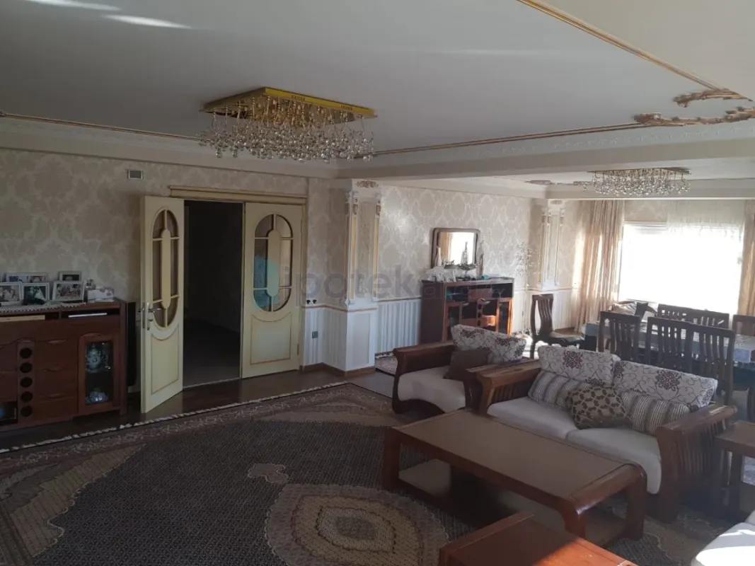 Satılır 5 otaqlı yeni tikili 250 m²