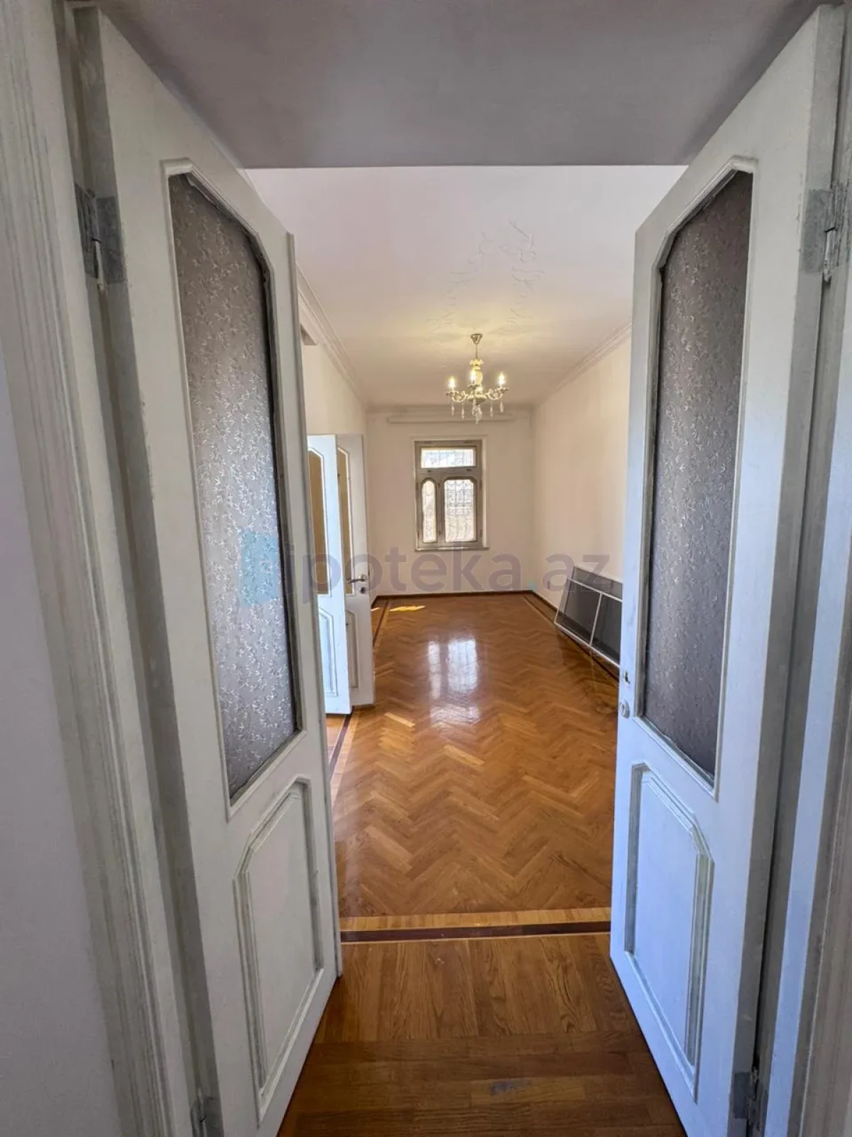 Satılır 2 otaqlı köhnə tikili 55 m²
