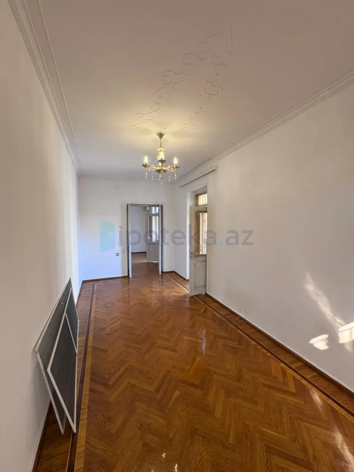 Satılır 2 otaqlı köhnə tikili 55 m²