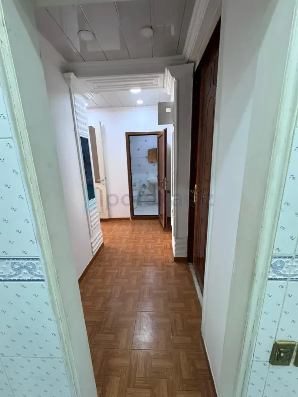Satılır 2 otaqlı köhnə tikili 55 m²