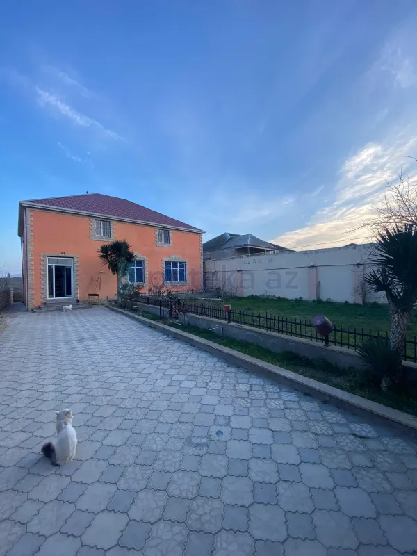 Satılır 4 otaqlı həyət evi 320 m²