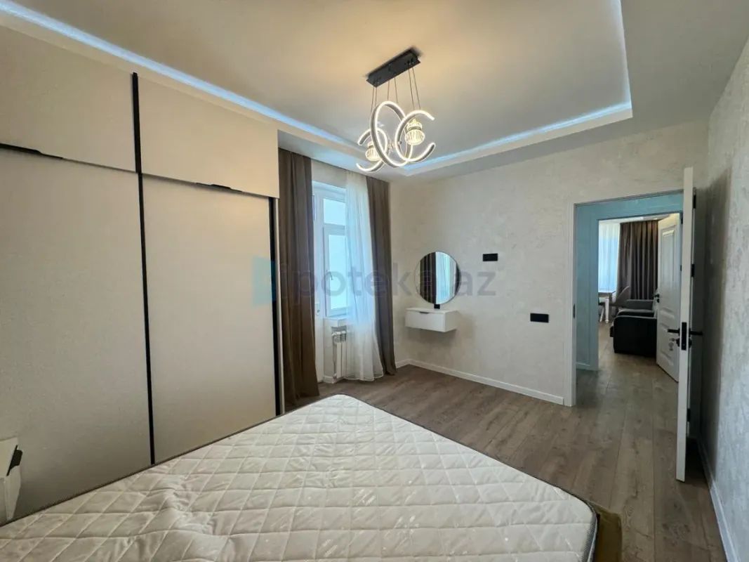 Satılır 2 otaqlı köhnə tikili 60 m²