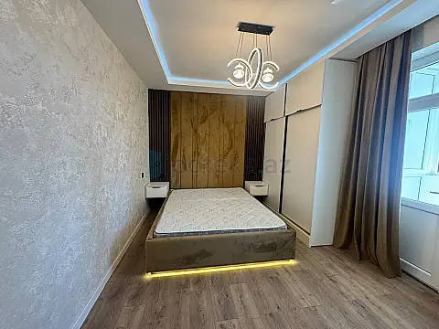 Satılır 2 otaqlı köhnə tikili 60 m²