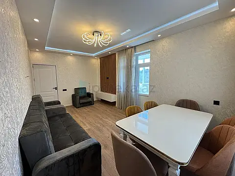 Satılır 2 otaqlı köhnə tikili 60 m²