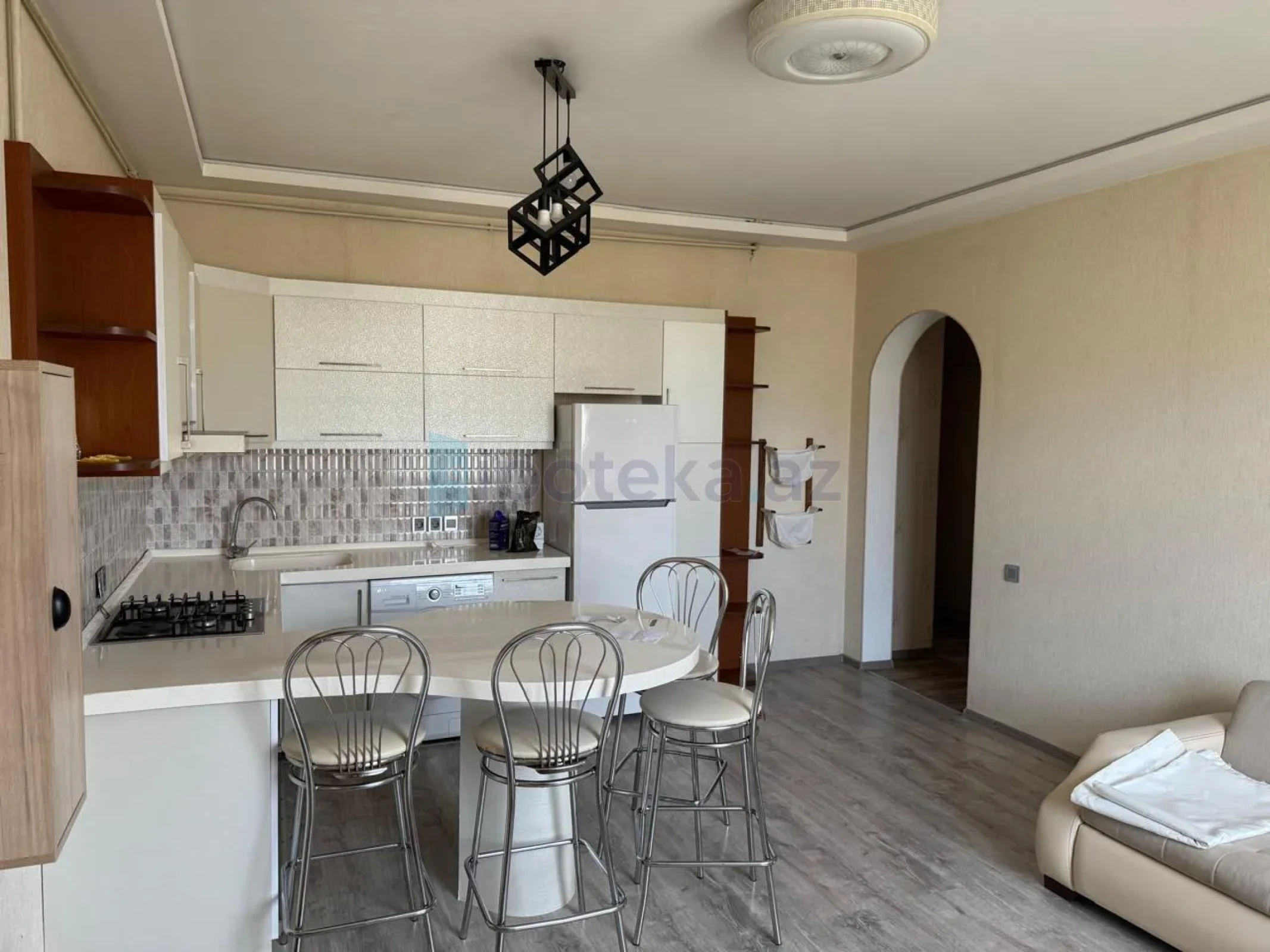 Satılır 3 otaqlı yeni tikili 75 m²