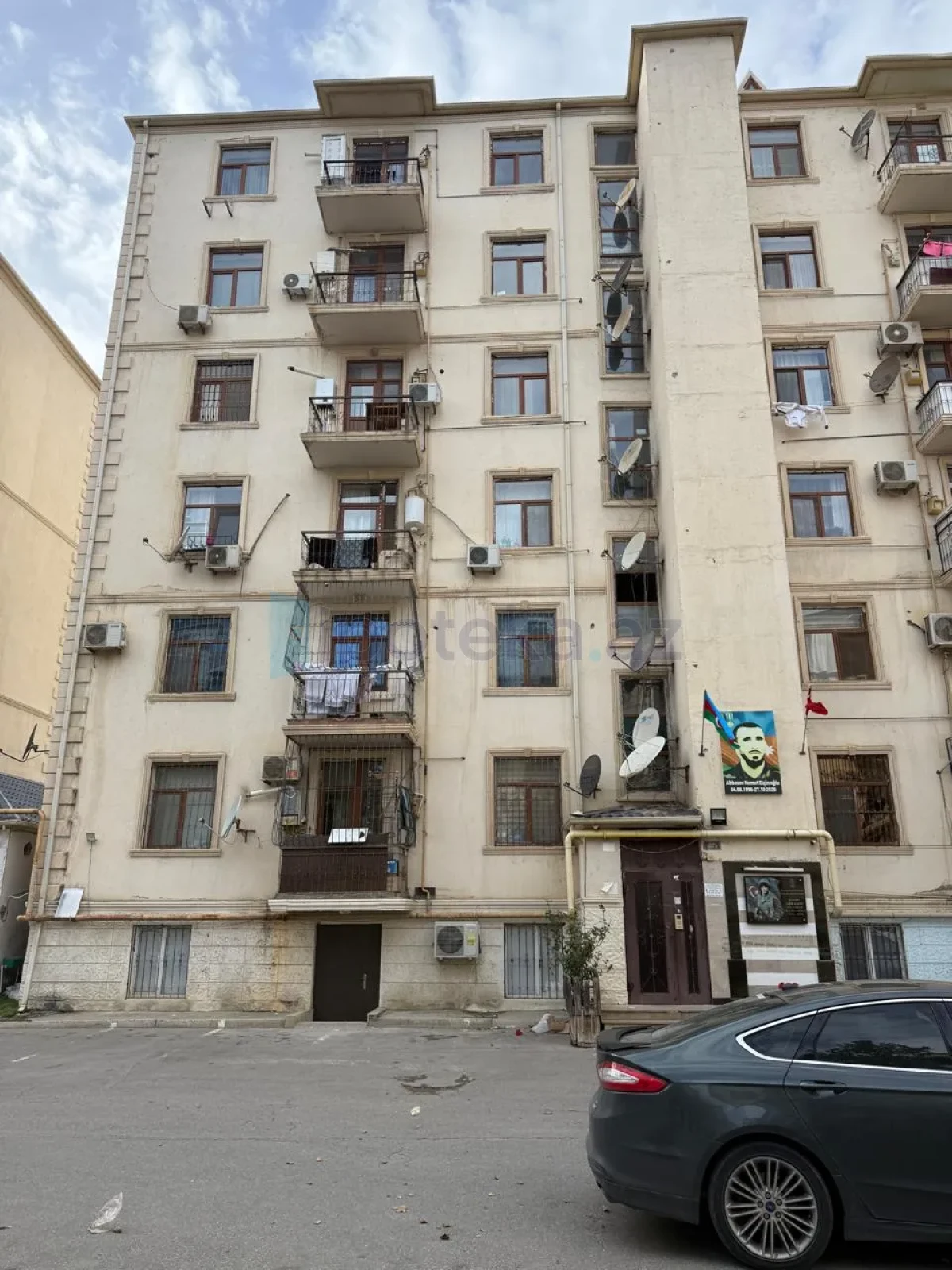 Satılır 3 otaqlı yeni tikili 75 m²