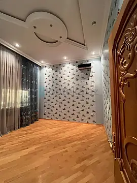 Satılır 10 otaqlı həyət evi 1000 m²