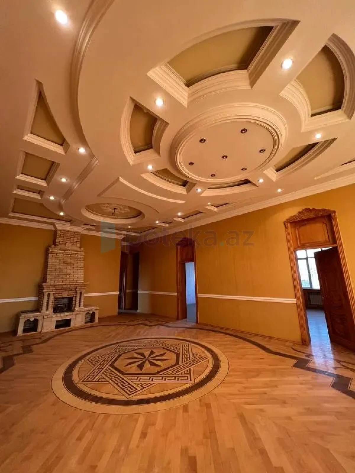 Satılır 10 otaqlı həyət evi 1000 m²