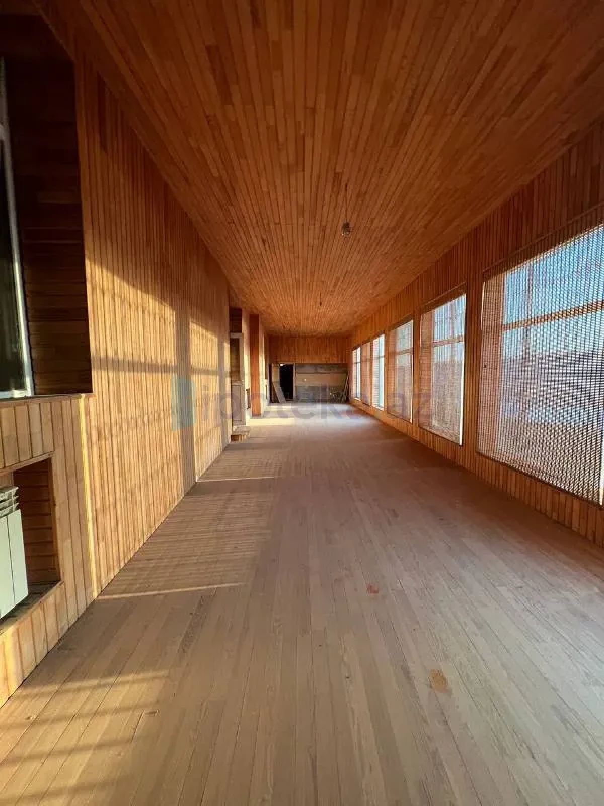 Satılır 10 otaqlı həyət evi 1000 m²