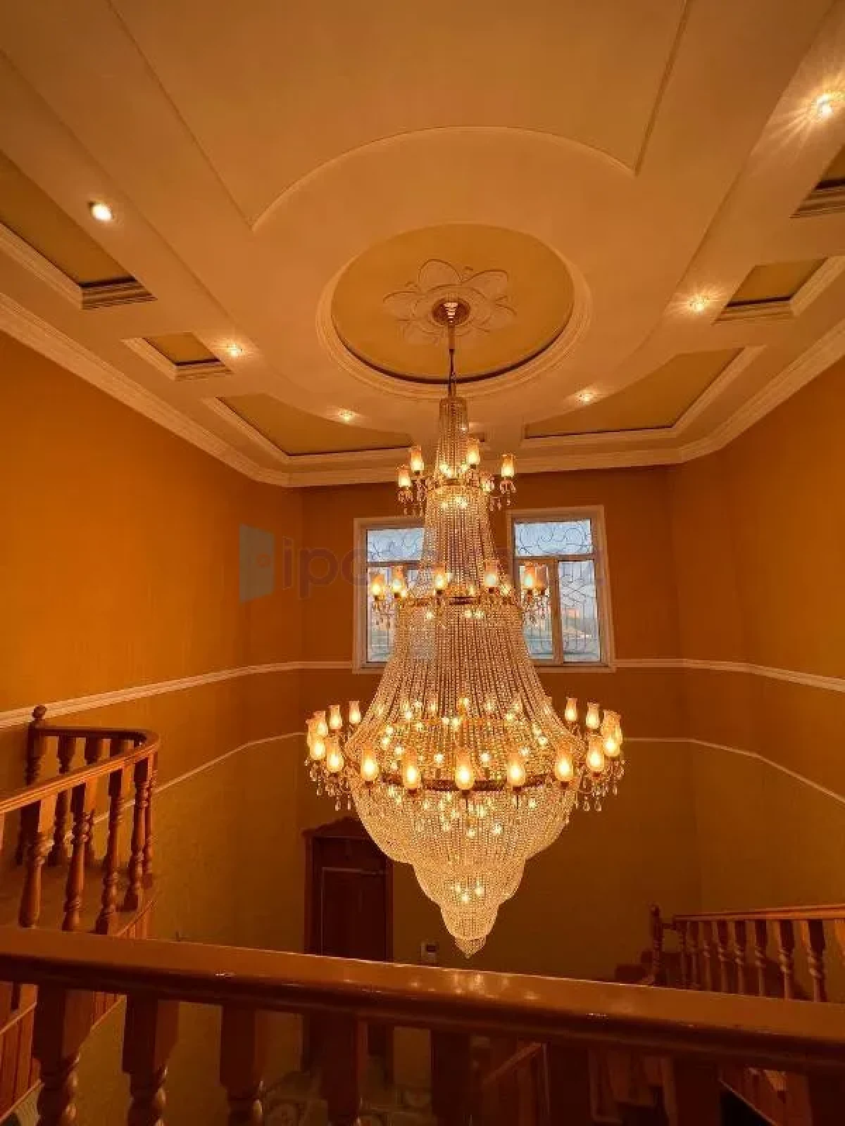 Satılır 10 otaqlı həyət evi 1000 m²