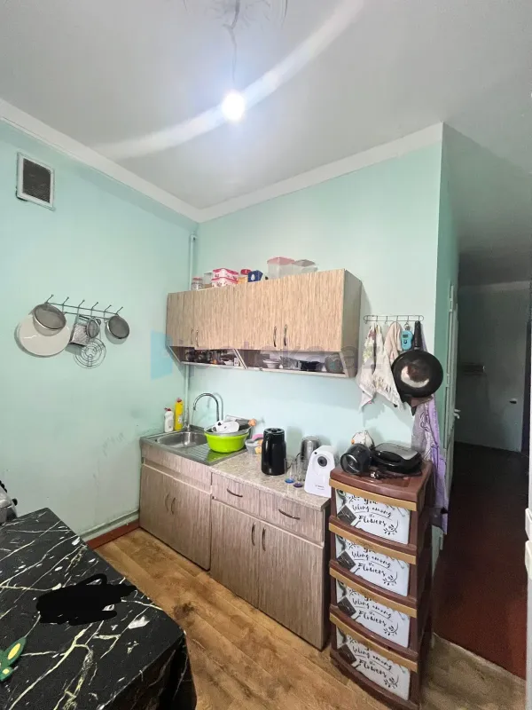 Satılır 3 otaqlı köhnə tikili 71.5 m²