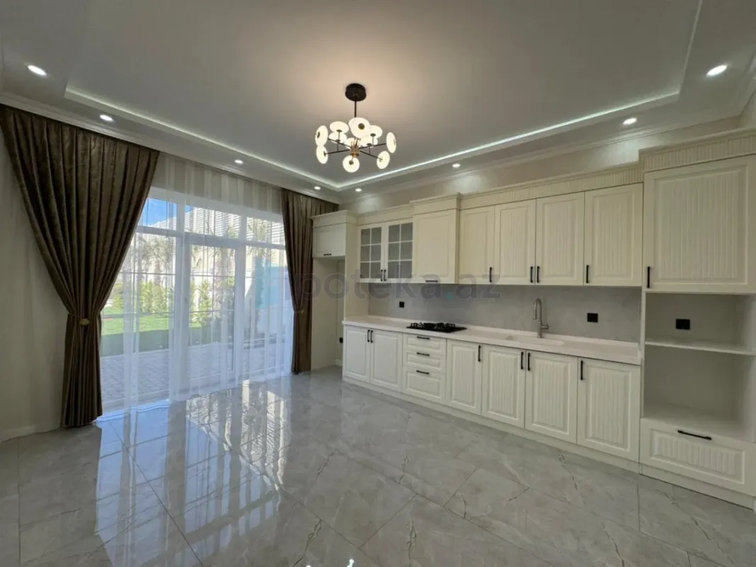 Satılır 5 otaqlı mənzil 290 m²