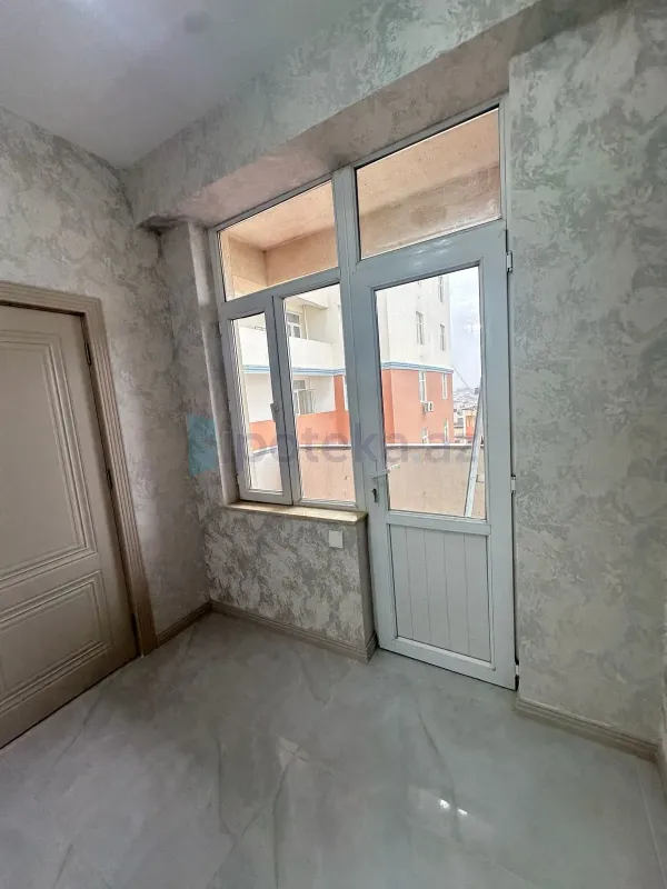 Satılır 2 otaqlı yeni tikili 60 m²