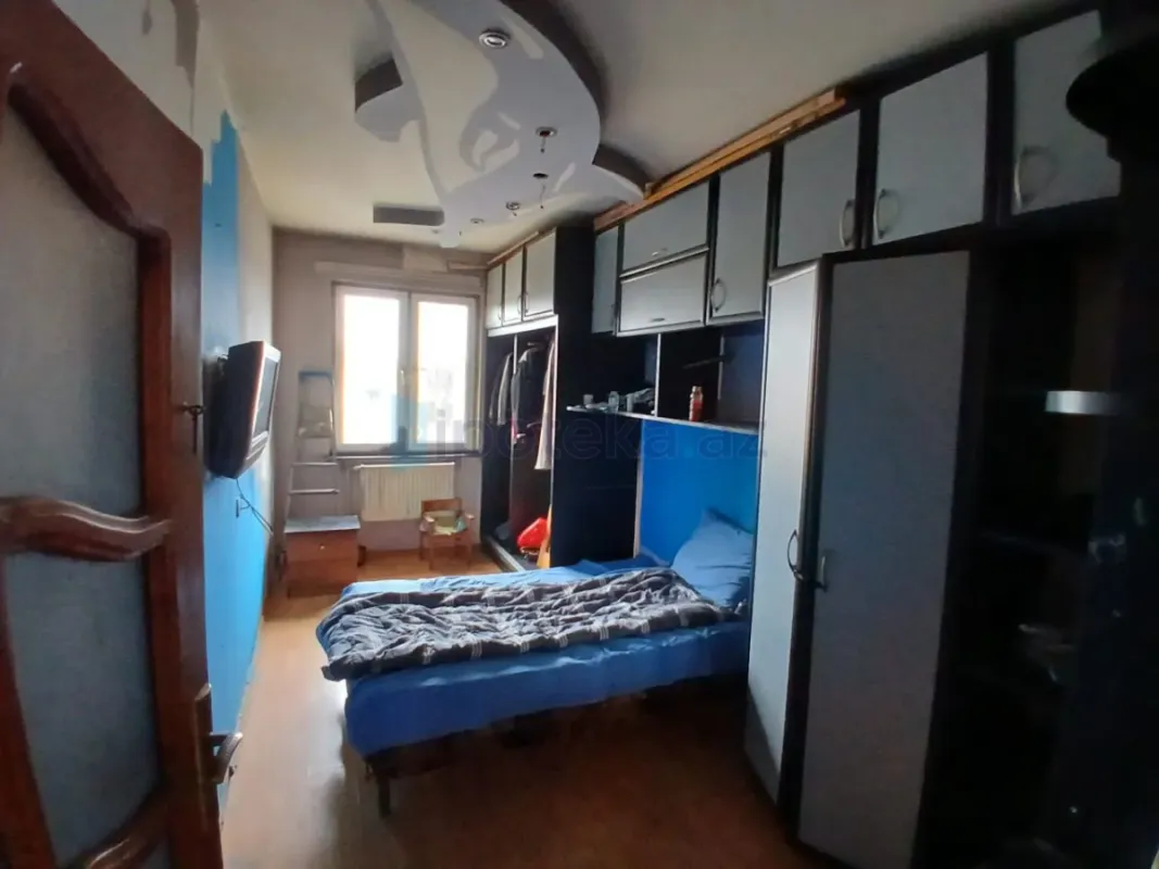 Satılır 3 otaqlı köhnə tikili 57 m²